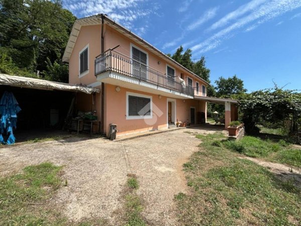 casa indipendente in vendita a Cave