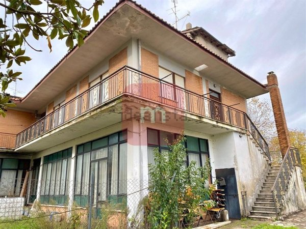 appartamento in vendita a Cave in zona Collepalme