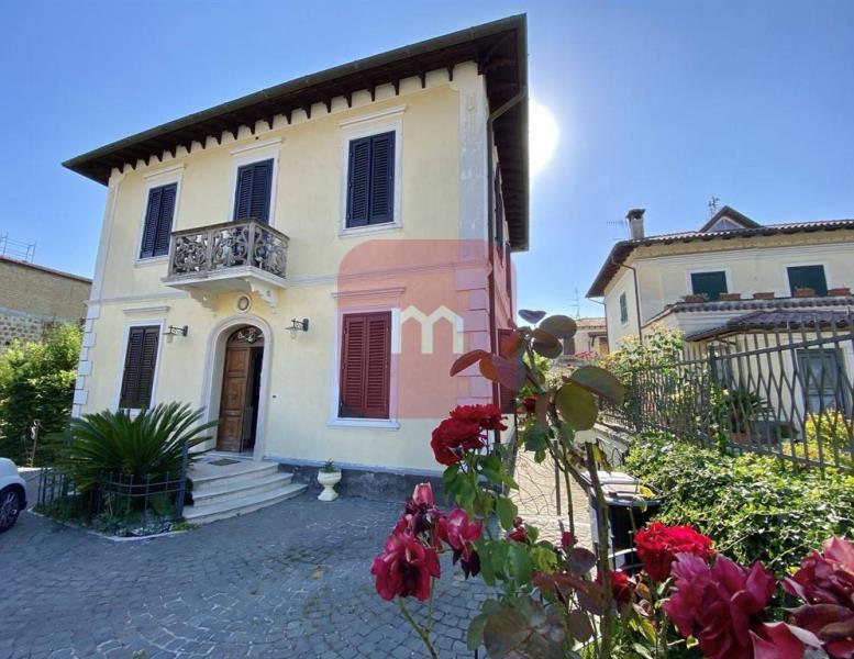 casa indipendente in vendita a Cave