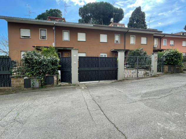 casa indipendente in vendita a Cave