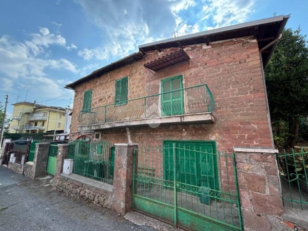 casa indipendente in vendita a Cave