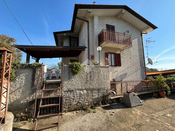 casa indipendente in vendita a Cave