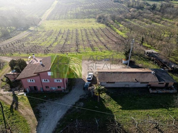 casa indipendente in vendita a Cave