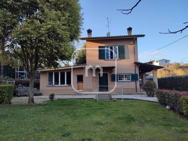 casa indipendente in vendita a Cave