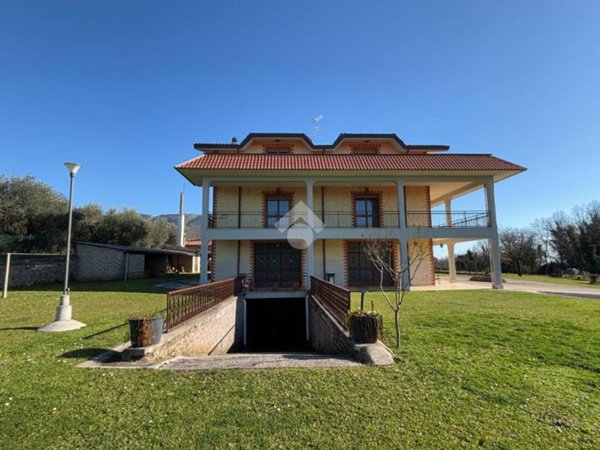casa indipendente in vendita a Cave