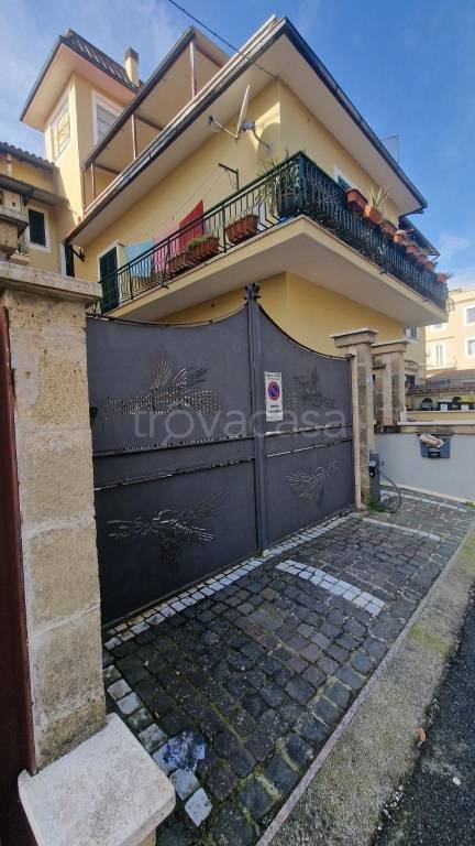 appartamento in vendita a Cave