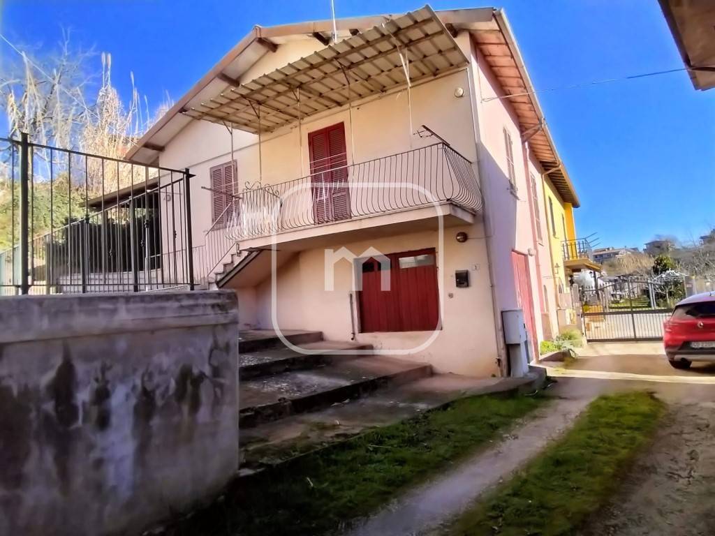 casa indipendente in vendita a Cave