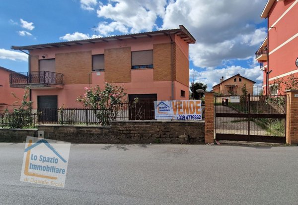 casa indipendente in vendita a Cave