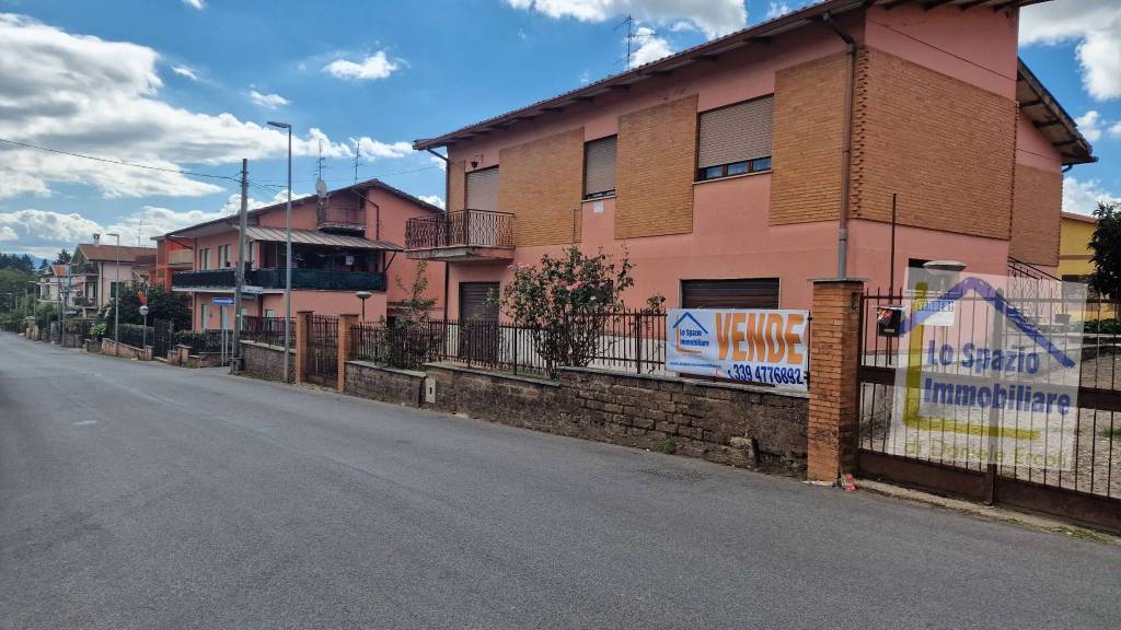 casa indipendente in vendita a Cave