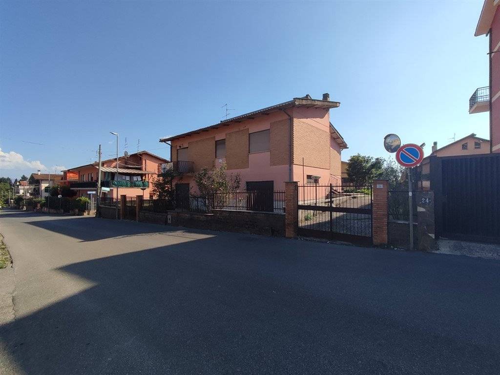 casa indipendente in vendita a Cave