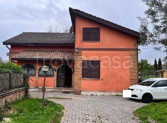 casa indipendente in vendita a Cave in zona San Bartolomeo
