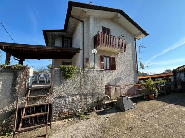 casa indipendente in vendita a Cave