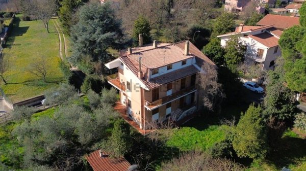 casa indipendente in vendita a Cave