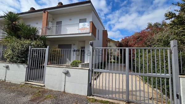 casa indipendente in vendita a Cave