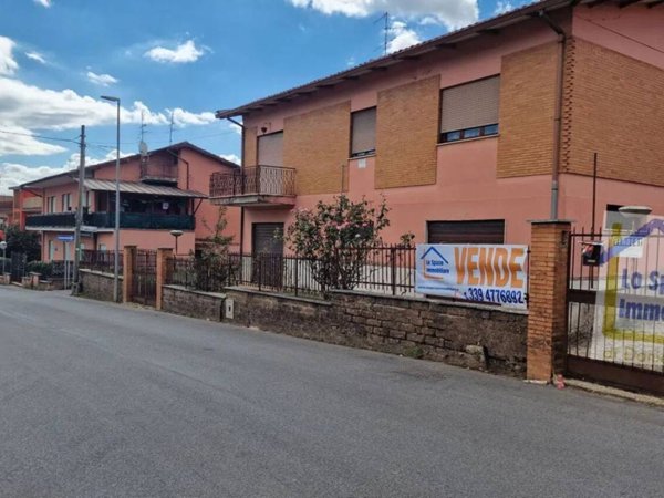 casa indipendente in vendita a Cave