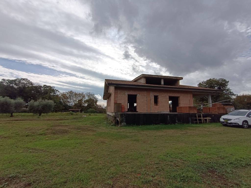 casa indipendente in vendita a Cave