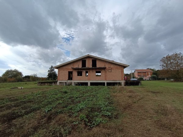 casa indipendente in vendita a Cave