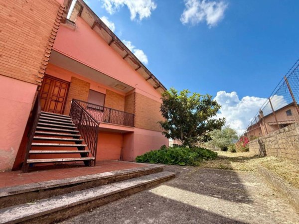 casa indipendente in vendita a Cave