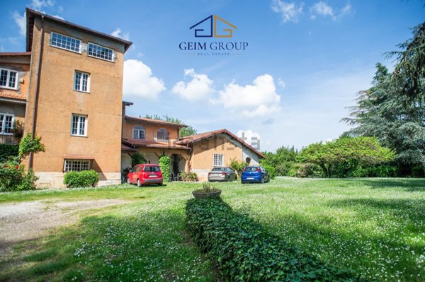 negozio in vendita a Cave