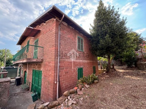 casa indipendente in vendita a Cave