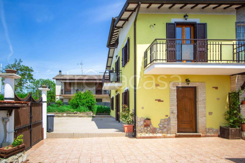 casa indipendente in vendita a Cave