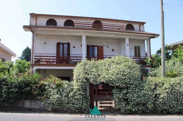 casa indipendente in vendita a Cave