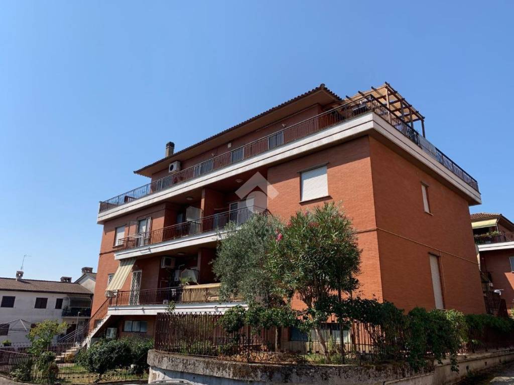 appartamento in vendita a Cave