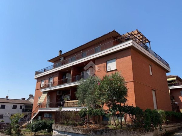 appartamento in vendita a Cave