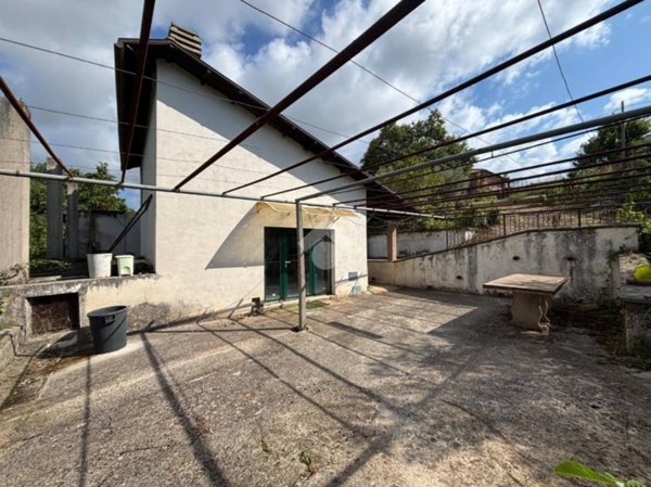 casa indipendente in vendita a Cave