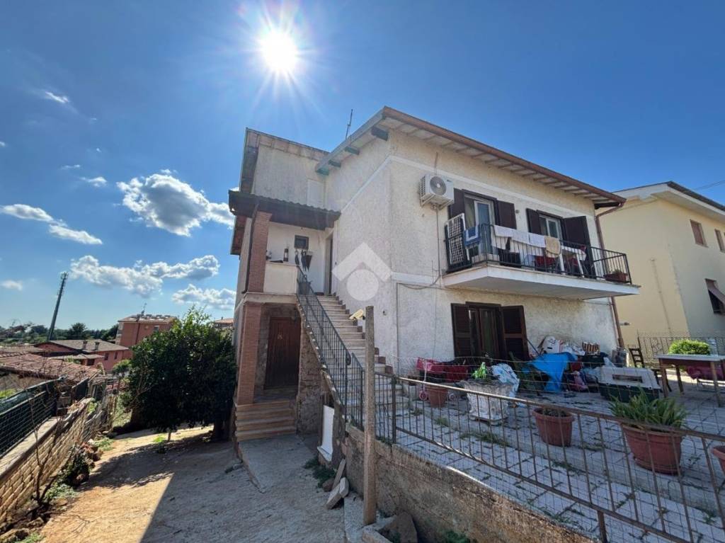 casa indipendente in vendita a Cave