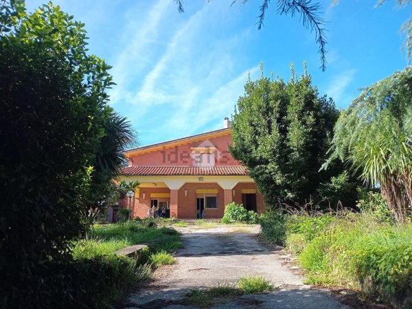 casa indipendente in vendita a Cave