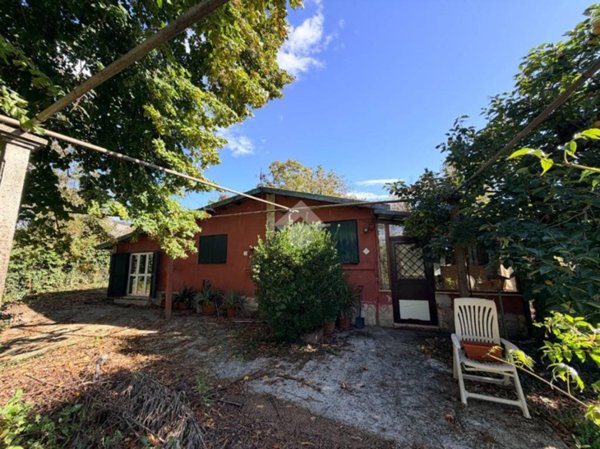 casa indipendente in vendita a Cave