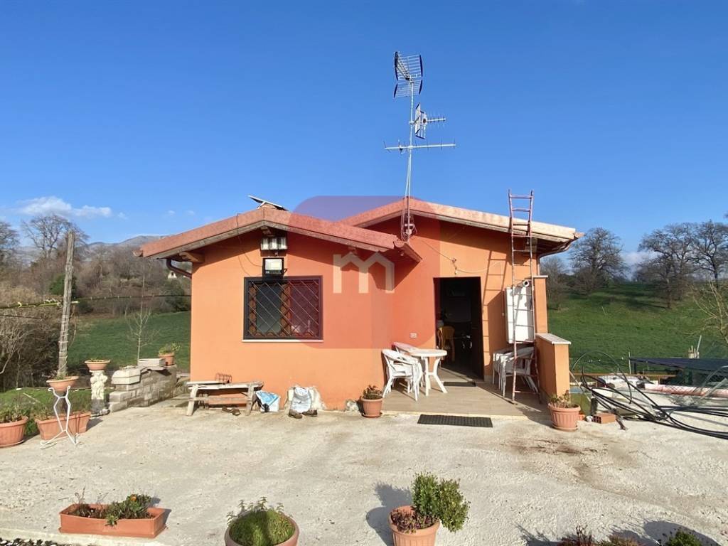 casa indipendente in vendita a Cave in zona Collepalme
