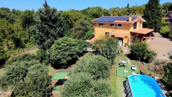 casa indipendente in vendita a Cave