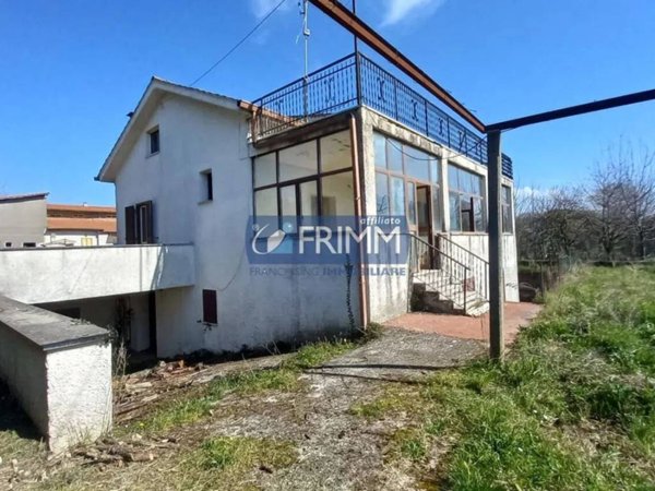 casa indipendente in vendita a Cave in zona San Bartolomeo