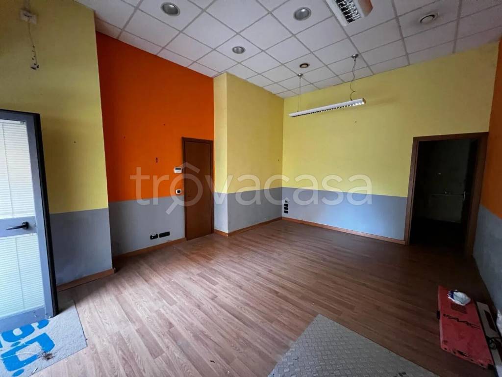 negozio in vendita a Cave