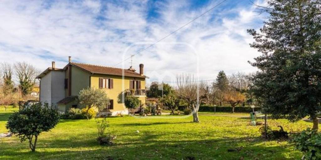 casa indipendente in vendita a Cave in zona San Bartolomeo