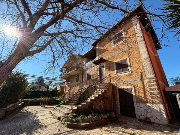 appartamento in vendita a Cave