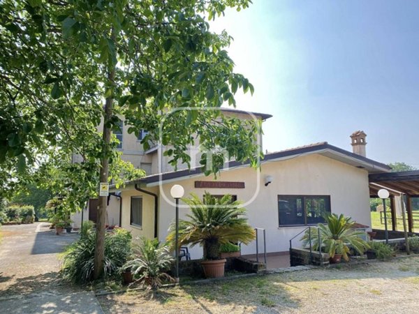 casa indipendente in vendita a Cave