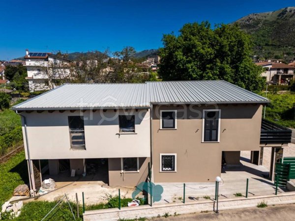 casa indipendente in vendita a Cave