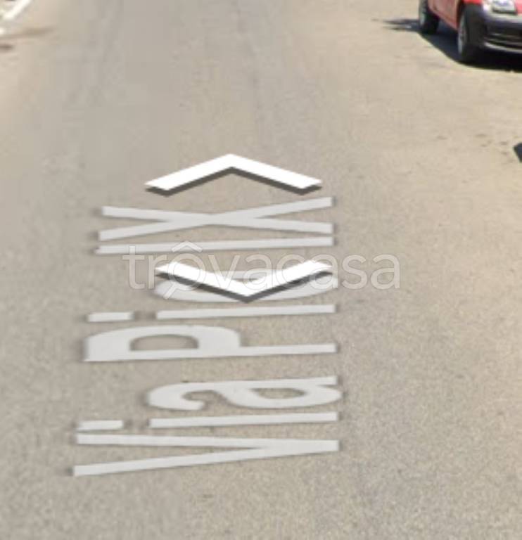 locale commerciale in vendita a Cave