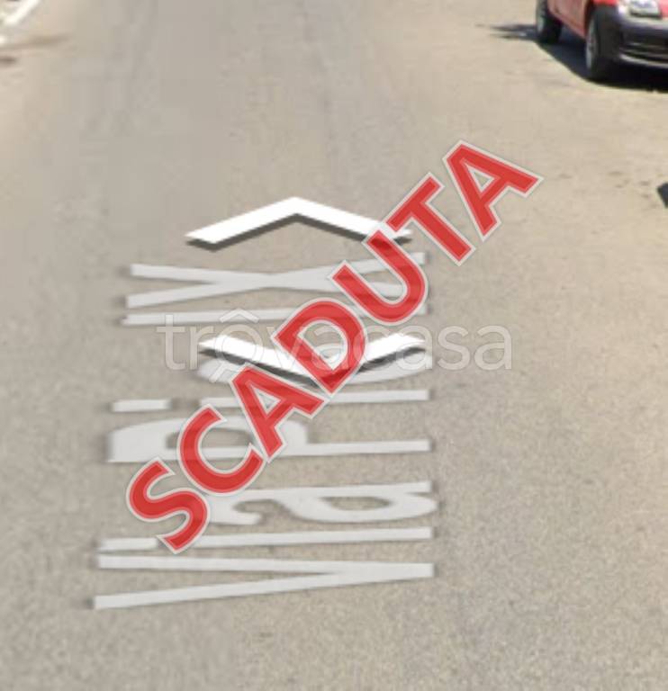 locale commerciale in vendita a Cave