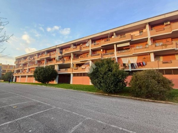 negozio in vendita a Cave