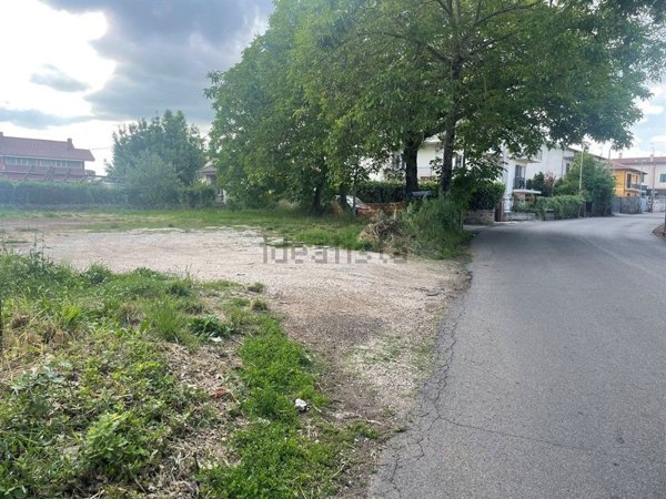 terreno edificabile in vendita a Cave