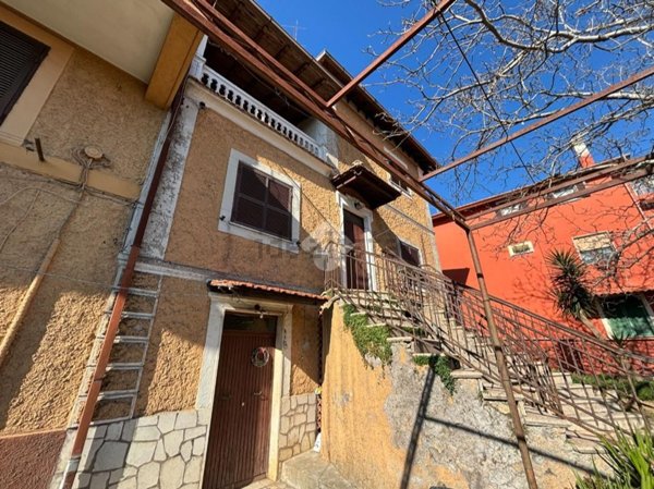 appartamento in vendita a Cave