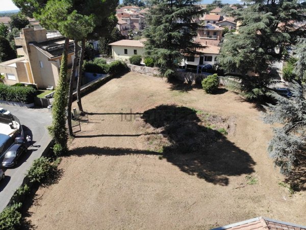 terreno edificabile in vendita a Cave