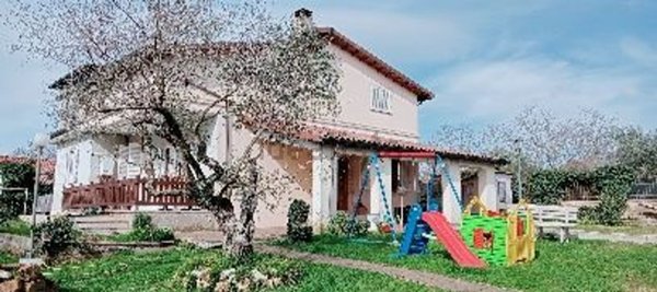 casa indipendente in vendita a Cave