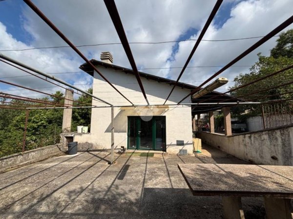 casa indipendente in vendita a Cave