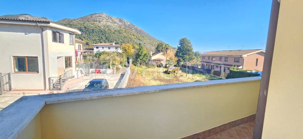 casa indipendente in vendita a Cave