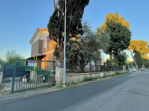 casa indipendente in vendita a Cave